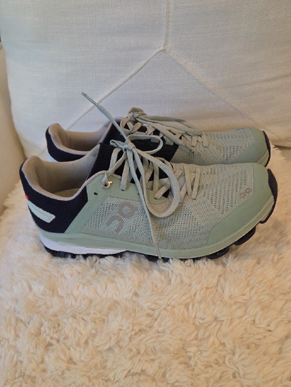On Running Women's Mint Green and Navy Cloudsurfer - Picture 5 of 12